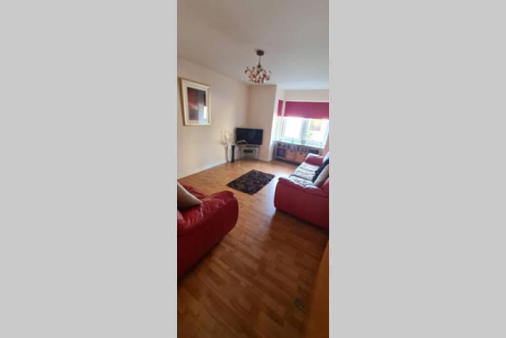 Lovely 2 Bed Apartment Close To Aberdeen Beach! 외부 사진