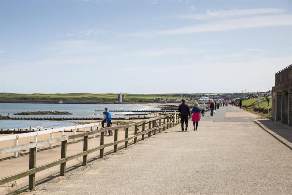 Lovely 2 Bed Apartment Close To Aberdeen Beach! 외부 사진